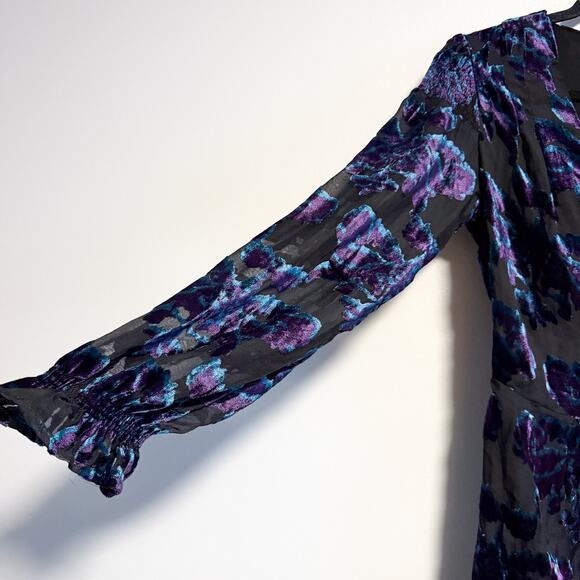 Adelyn Rae City Lights Velvet Burnout Long Sleeve Romper NWT Size S - Picture 8 of 14